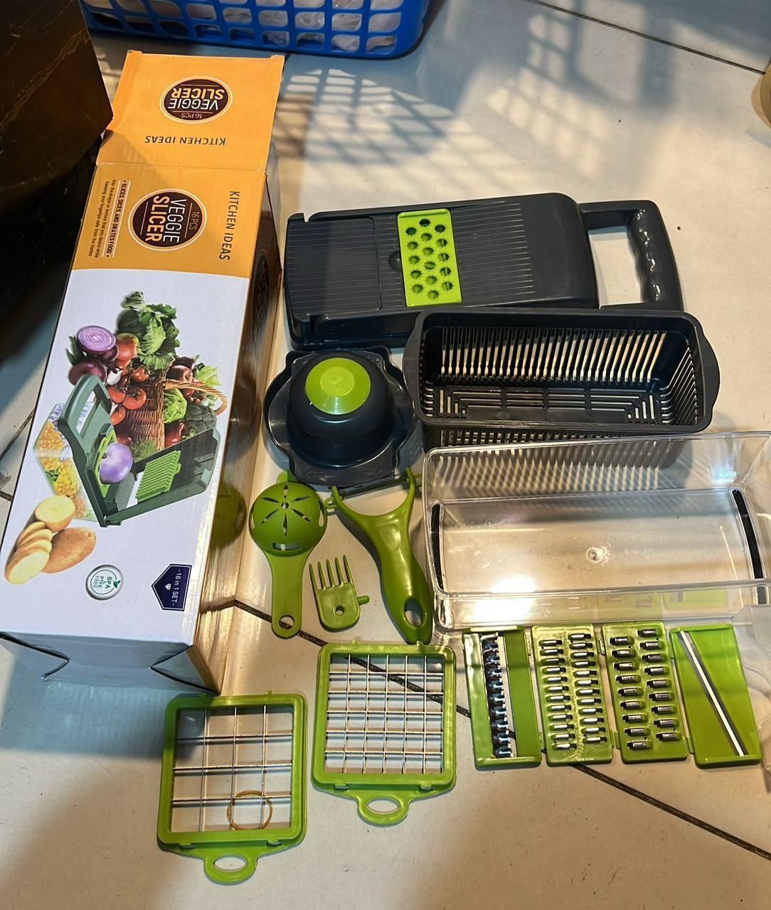 16-in-1 Vegetable Chopper & Slicer – Manual Food Cutter with Colander & Storage Container